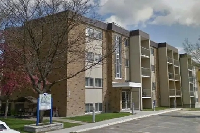 STUDIO et 4 1/2 À LOUER POUR MAI - 55 ANS ET PLUS SEULEMENT