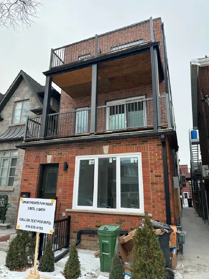 950  SQFT | New 2BED - 2BATH | Steps to St. Clair