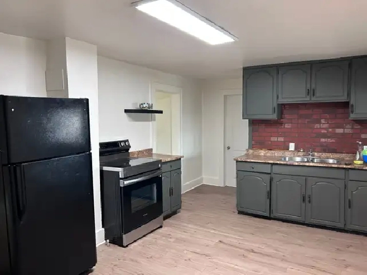 2 bedrooms, spacious $1500 / month Include Utilities