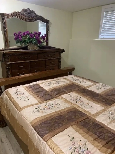Large room for rent in West Brantford