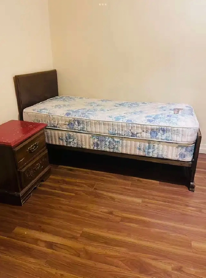 Room for rent in Crescent Heights NW