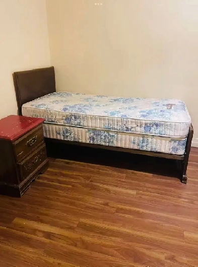 Room for rent in Crescent Heights NW