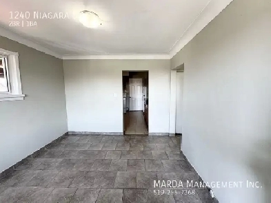 COZY 2 BED/1 BATH UPPER UNIT   HYDRO FREE INTERNET!