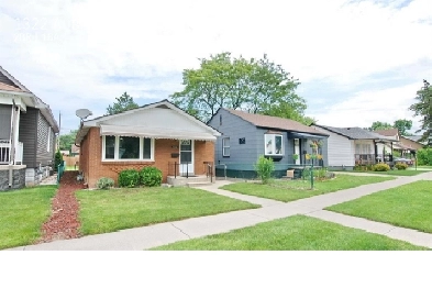 COZY 2 BED/1BATH HOUSE IN EAST WINDSOR!   HYDRO, WATER & GAS!