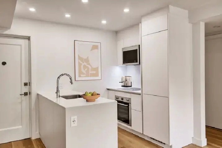 Westmount one-bed apartment near Greene and Atwater - ID 2677