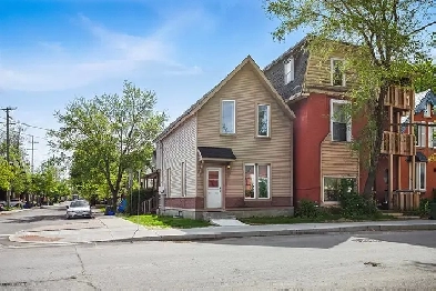 LIVE IN THE HEART OF OTTAWA – STYLISH TOP-FLOOR STUDIO