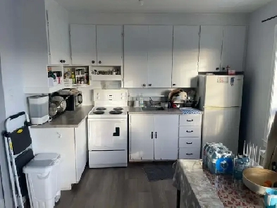 ONE BEDROOM APARTMENT FOR RENT ABOVE STORE