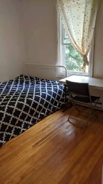 Furnished room in LASALLE all included wifi laundry mini fridge