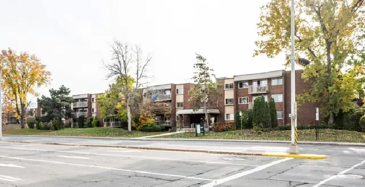 DDO @ 514-683-2252 - 4.5 Unit