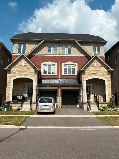 4 bdrm house  available @ Queen & Chinguacousy