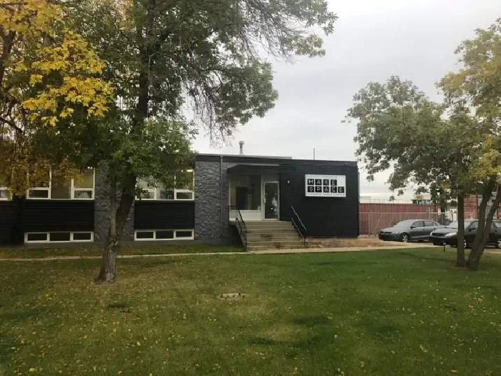 Office Space for Rent – West Edmonton (Utilities Included)
