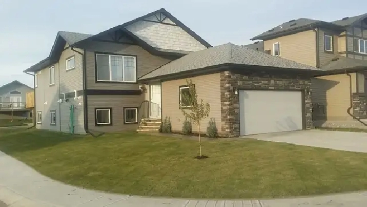 Bright & Comfortable 2 BR BSMT Suite in Timberlands