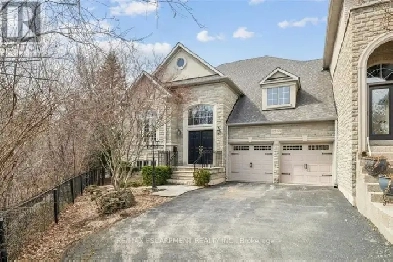 2 rooms for rent in quiet house in Oakville available April 15