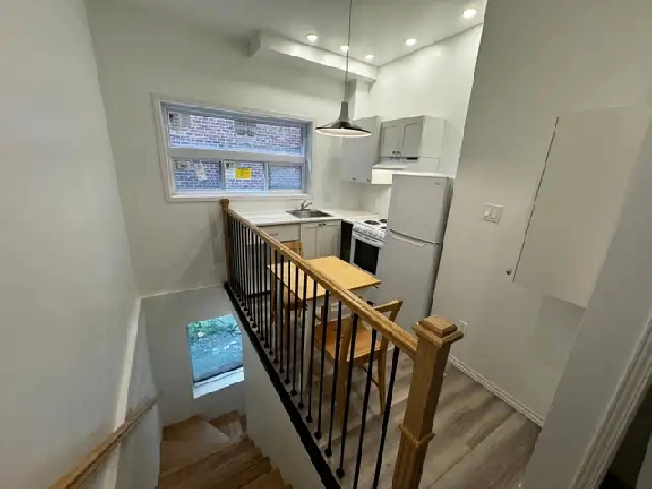 3 1/2 rénové 2 étages Rosemont 1350$ tout inclus 1er aout