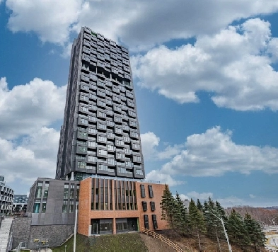 CROSSTOWN: Brand New Large 1 Den Condo For Rent w/PRKG