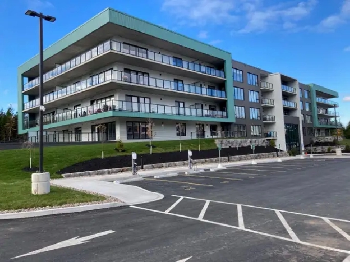 2 bedroom/2 bathroom/den, Shiraz Gardens 50  Community