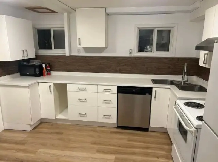 3 Bedrooms with Full Bathroom for rent