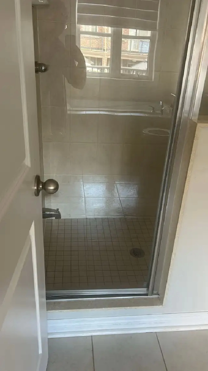 Room rent with private washroom In Brampton - April 9