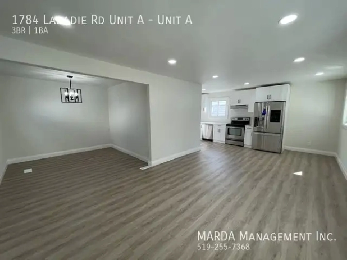 RENOVATED 3 BED/1 BATH MAIN FLOOR UNIT EAST WINDSOR   60% OF UTI