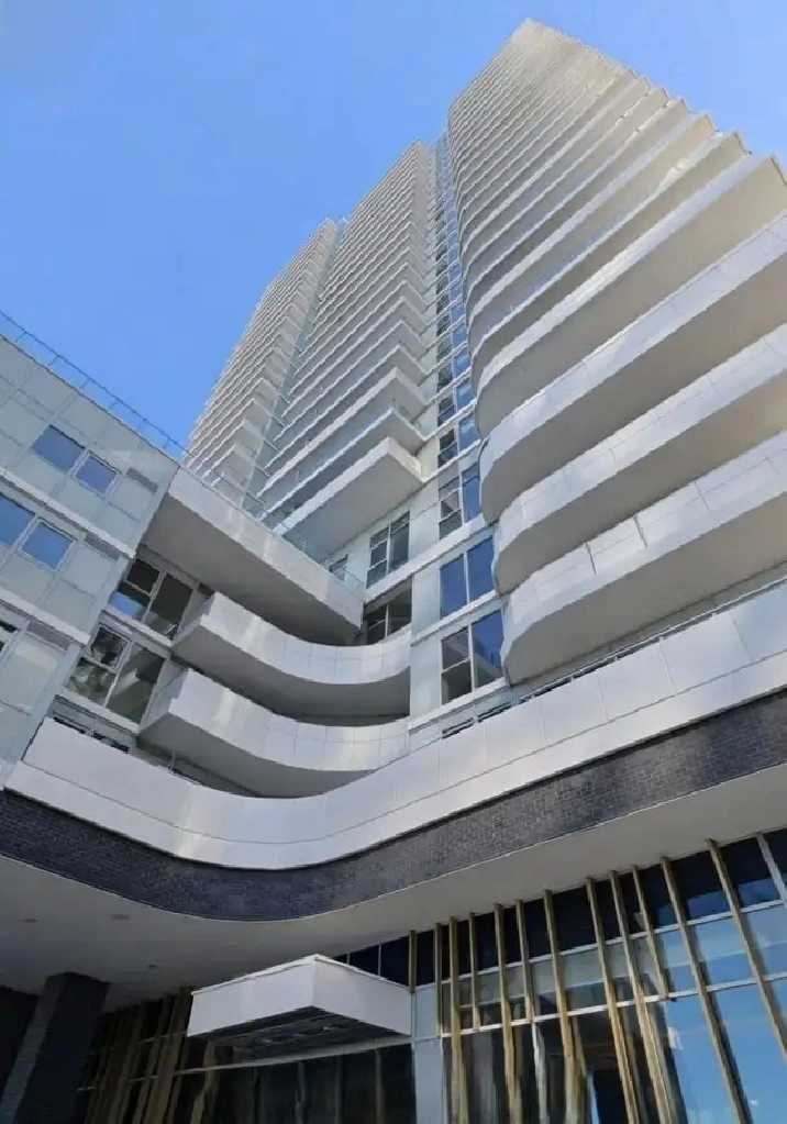 DOWNTOWN PICKERING: Large Brand New 2 BDRM Corner Condo For Rent
