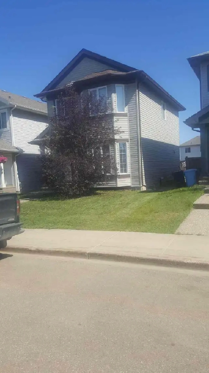 2 BED Private Entry Basement Suite | In-Unit Laundry- Timberlea