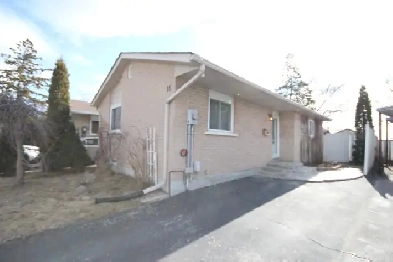 Beautiful Brampton Bungalow For Rent!