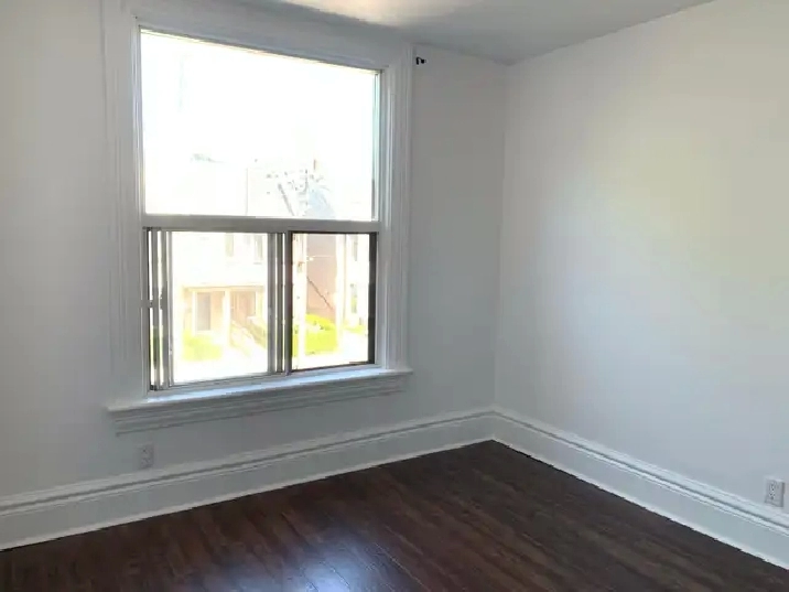 Room for Rent | 552 Lansdowne Ave