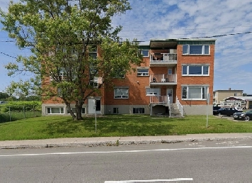 Beau logement 3ème ouest début Charlesbourg JUILLET