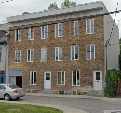 Beau grand studio 1 1/2, St-Roch, JUILLET WIFI