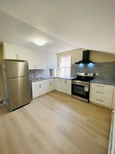 All-inclusive, 2 bedroom, excellent location near Richmond Row!