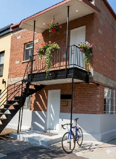 Spacieux 4 1/2 – 2 CAC, Stationnement Privé et Grande Cour