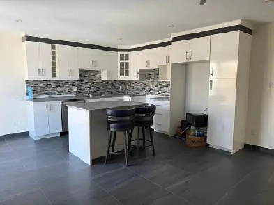 Grand 5 1/2 Vimont (laval), 1950$, libre maintenant