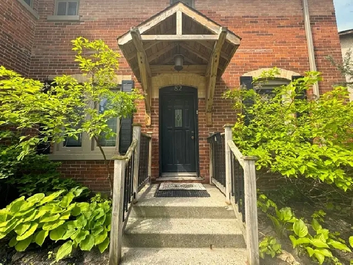 Cozy Loft-Style 1 Bed Apartment on Owen St.