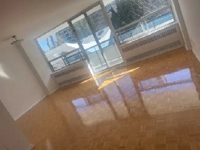 Female Only - Private Room avaliable near York Mills Subway