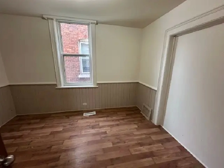 2 bdrm apt downtown Orillia