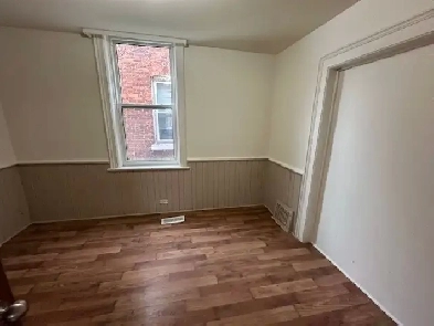 2 bdrm apt downtown Orillia