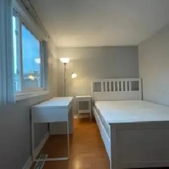 2 Private rooms available May 1st