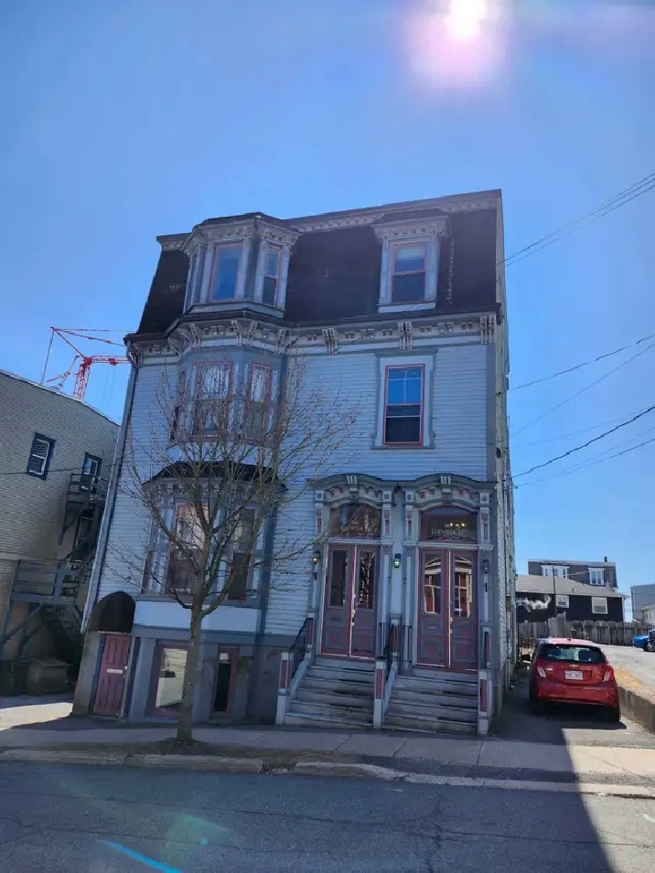 142 Leinster St - 2BR Uptown, Laundry, Water Views