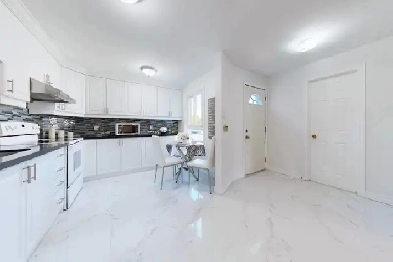 nice house rooms and basement for rent at Mccowan&Mcnicoll