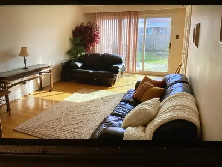 large furnished room available immediately