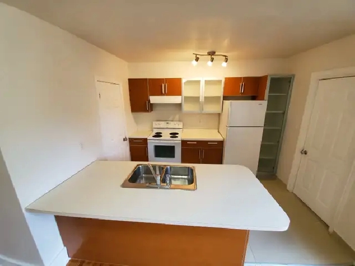 1640 Ontario St., 2 bedroom apartment avail. call 519-566-8228