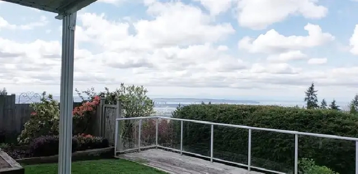 1 Bedroom   Den Garden level Ocean View (North Vancouver)