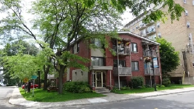 1 1/2 rénové à Dorval près des services