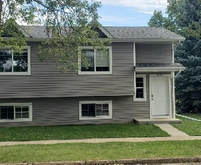 3-Bedroom duplex w/Separate Entrance