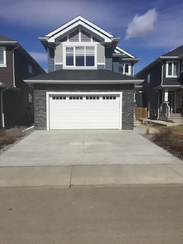 Executive home to share $850.00 per month all inclusive Edmonton