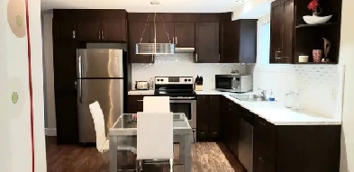 Appartement de style CONDO. MEUBLÉ, Chauffé, Éclairé Longueuil