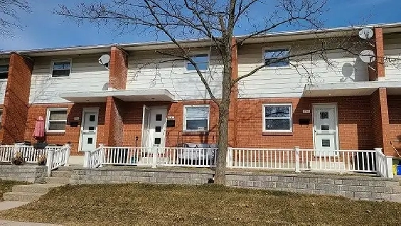 Beautiful, Clean North End 2 Bedroom Townhouse