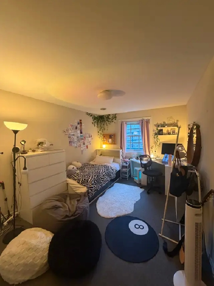 550$ FEMALE ONLY ON CAMPUS  SUBLET