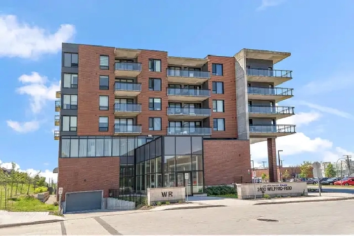 Condo moderne  4 ½ unité de coin à côté du REM de Bois-Franc