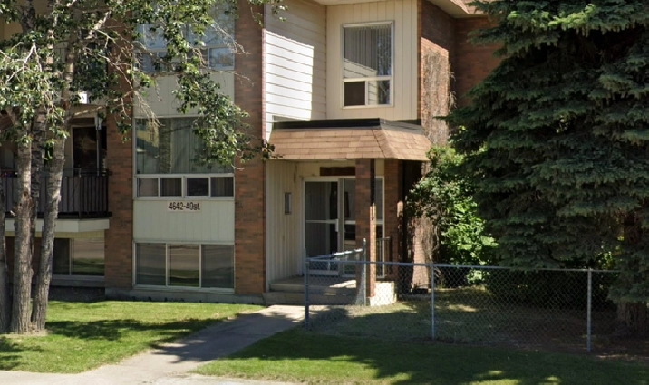 Spacious 2 Bedroom 1 Bath Apartment in the heart of Red Deer!